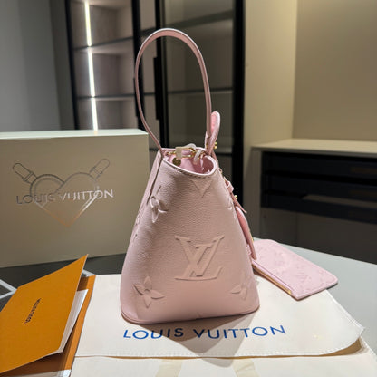LULU-popular full-leather All in bb bucket bag, paired with a small bag