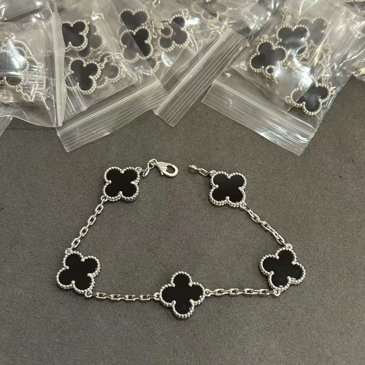 VCA 5 clover bracelet  Collection