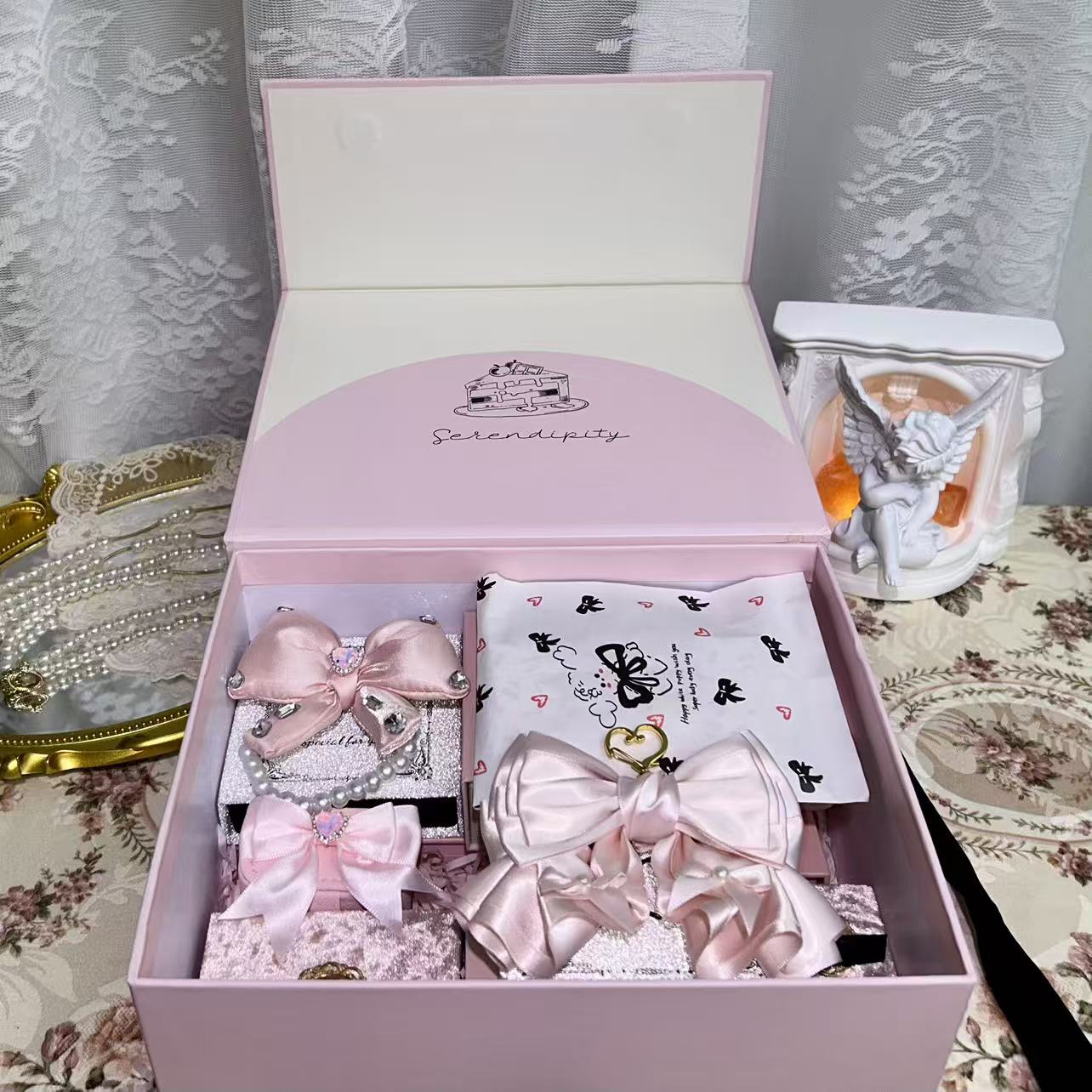 Pink-Themed Jewlery Box