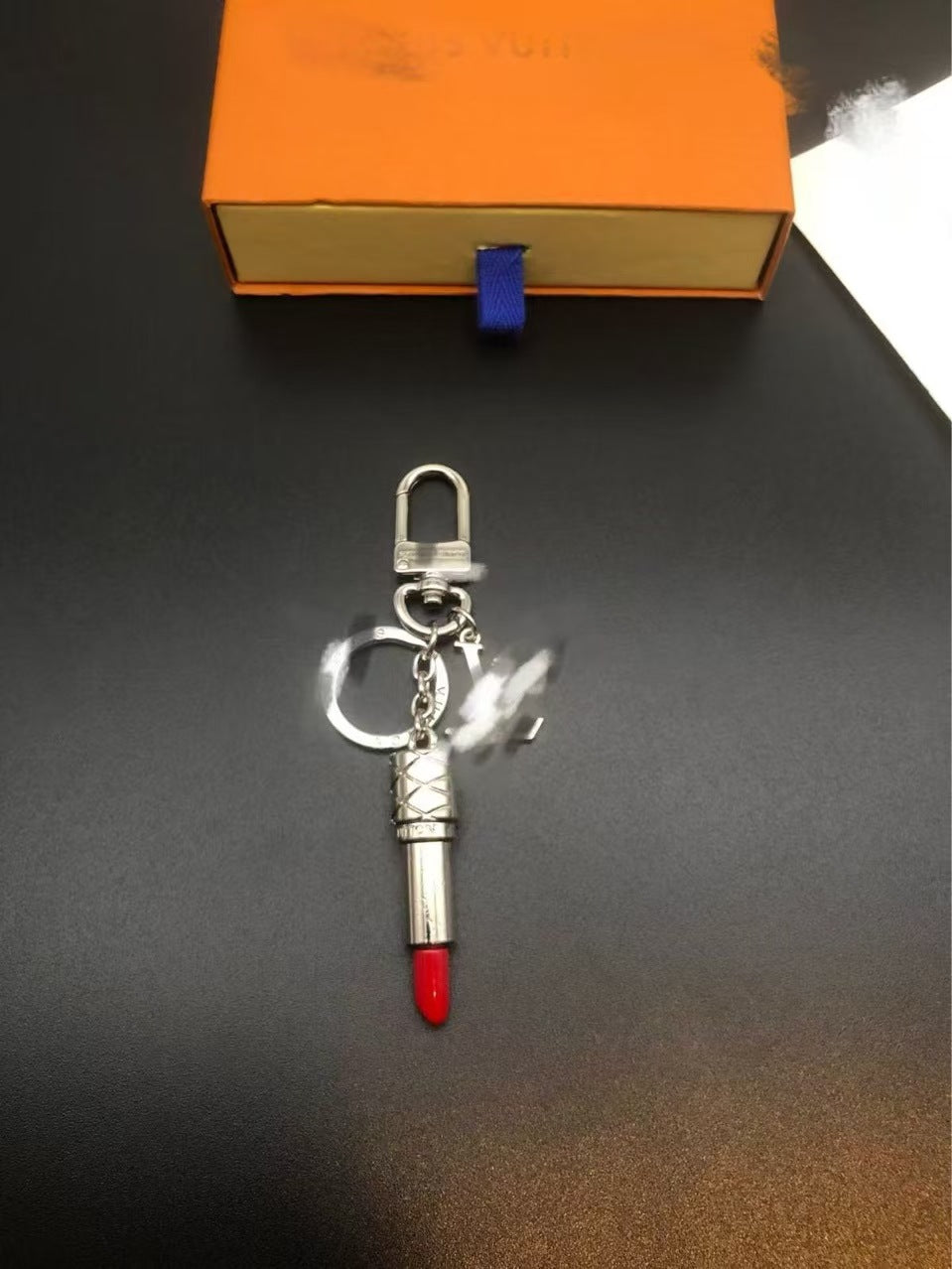 LULU-  Lipstick Bagchain